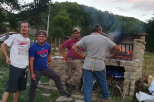 Area picnic con alloggi in tenda