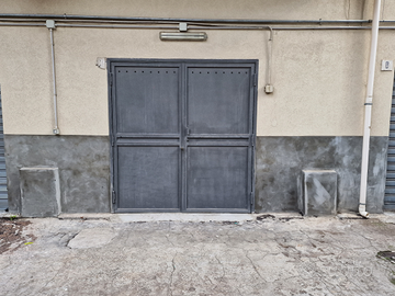 Affittasi Garages/Deposito Via Barsanti 3/a