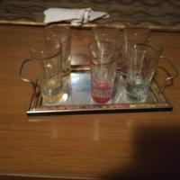 bicchieri da rum e vodga con vassoio