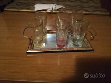 bicchieri da rum e vodga con vassoio