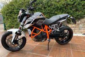 KTM 690 Duke