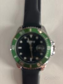 Orologio stile sub-cinturino nuovo e pila nuova