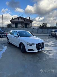 Audi A3 SPB 40 TFSI quattro S tronic Business