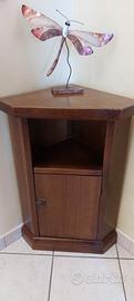 Mobile basso ad angolo in legno