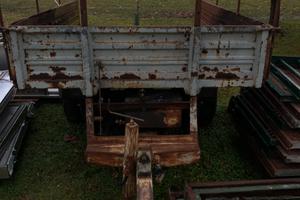 Rimorchio ribaltabile