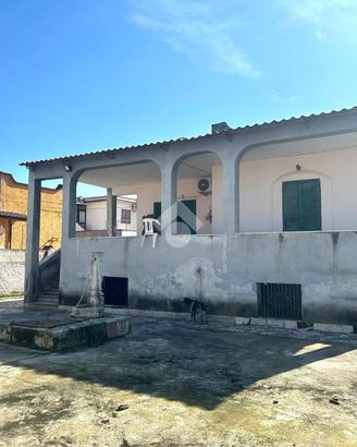 VILLA SINGOLA A CASTEL VOLTURNO