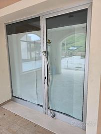 Vetrine per negozi o uffici