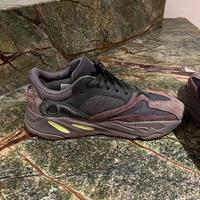 Adidas Yeezy 700 mauve