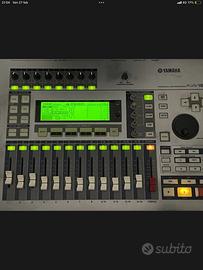 YAMAHA Aw16G mixer workstation