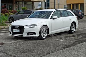 AUDI A4 Avant 30 TDI S tronic Business