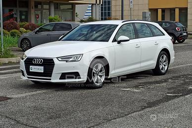 AUDI A4 Avant 30 TDI S tronic Business