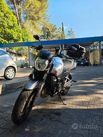 SUZUKI GSR 600