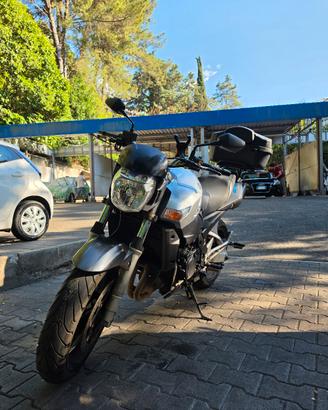 SUZUKI GSR 600