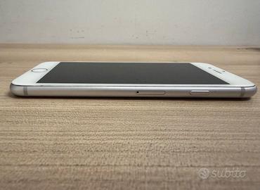 Apple iPhone 8 - 64GB - Silver