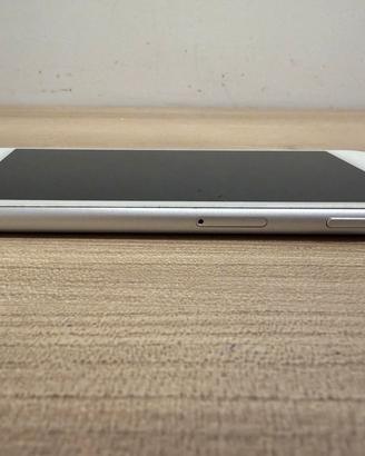 Apple iPhone 8 - 64GB - Silver