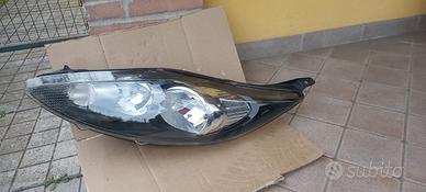 Fanale anteriore Ford Fiesta MK VI
