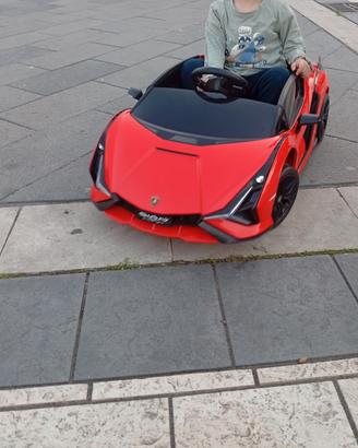 macchina con batteria e telecomando Lamborghini 