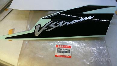 ADESIVO DX V -STROM 07-09 SUZUKI 68685-27G00-CUD