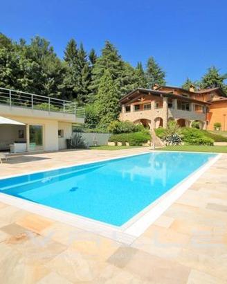 Villa di 916 m² con più di 5 locali e box auto dop