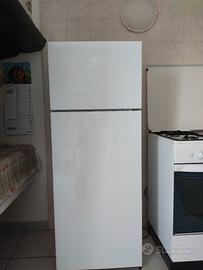 frigorifero Electrolux con freezer usato 
