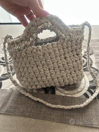 Piccola borsa grigia