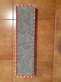 Tiragraffi in cartone per gatti