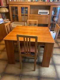 Tavolo da pranzo con 4 sedie