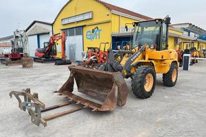 Pala gommata VOLVO L30 - 6650 kg