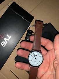 Orologio con quadrante bianco marca TVG Nuovo