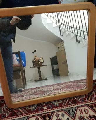Specchio quadrato in legno