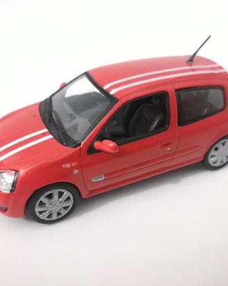 1/43 Clio 2 fase 3 cup rs 2004 182cv
