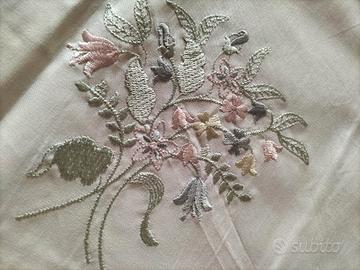 completo di lenzuola vintage ricamato 