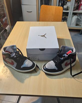 Nike Air Jordan 1 MID