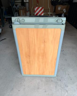 Frigo trivalente Thetford
