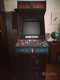 Mortal Kombat 4 cabinet originale con manuale