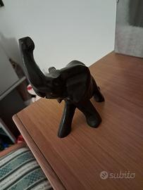 statuetta elefante in legno 