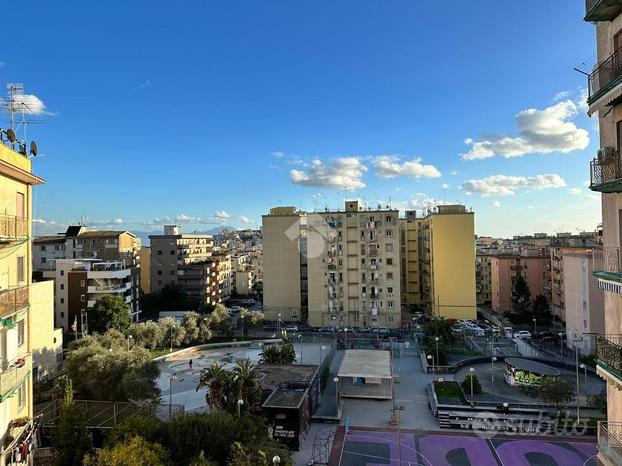 3 LOCALI A NAPOLI