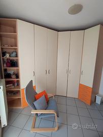 Armadio angolare con cabina armadio