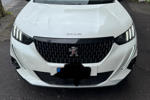 Peugeot 2008 hdi 130 EAT8 GTLINE