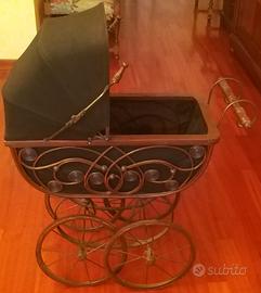 Carrozzina d'arredo vintage 