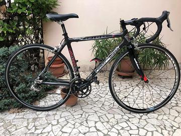 Bici corsa in carbonio