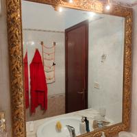 Specchio con cornice legno