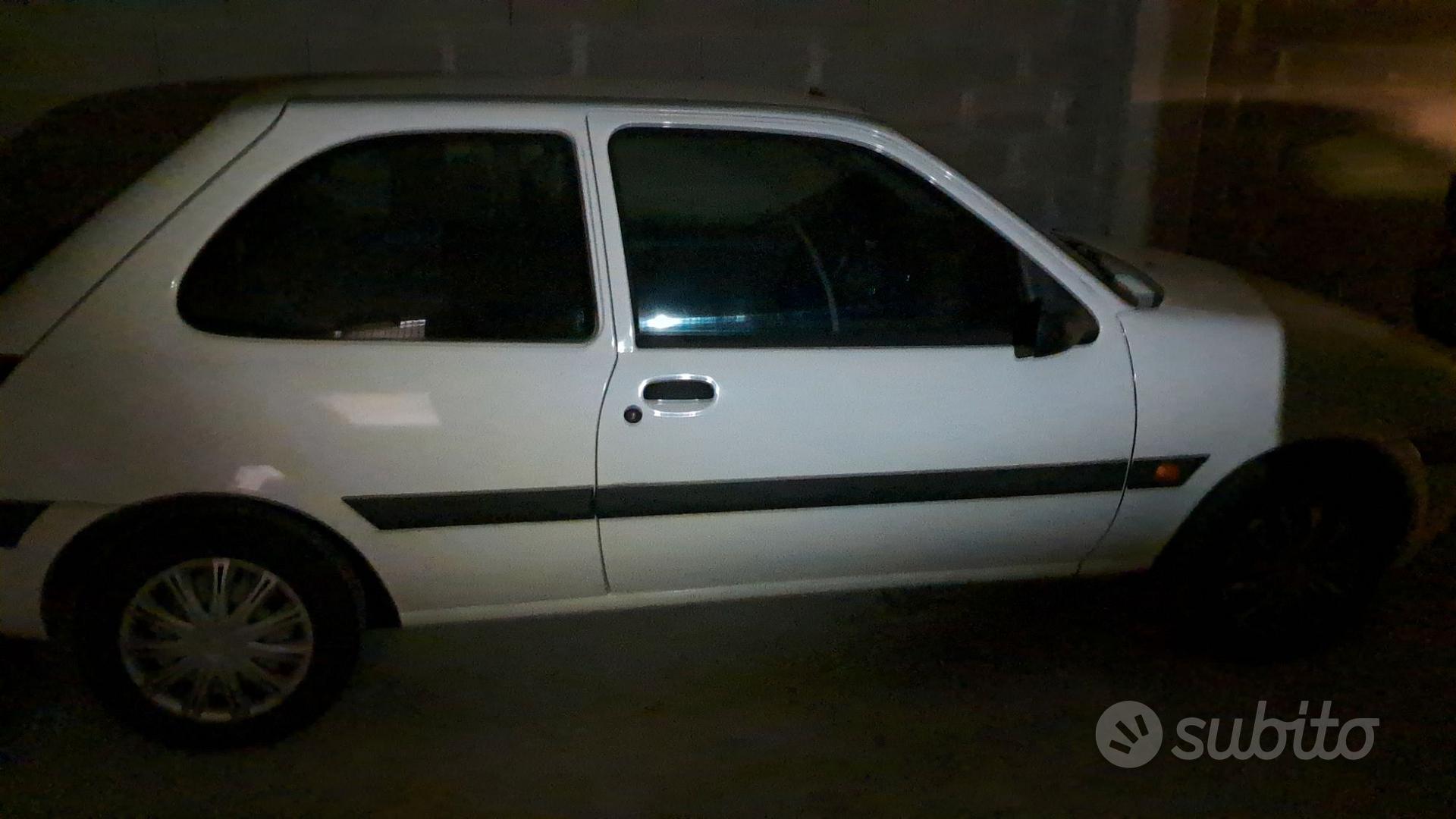 Ford Fiesta 2001 photo 2