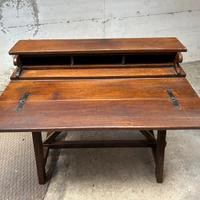 Scrittoio in legno massiccio a ribalta
