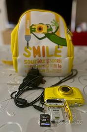 Nikon Coolpix W100 Gialla Family Kit+ SD da 2GB
