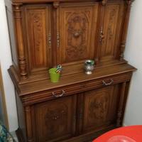 Mobile pregiato intarsiato