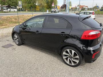 Kia Rio 1.4 CRDi 90 CV Cool High-Tech Black