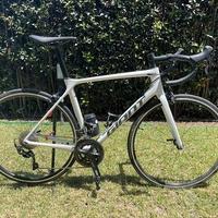 GIANT TCR ADVANCED 2 KOM | 2021