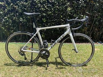 GIANT TCR ADVANCED 2 KOM | 2021