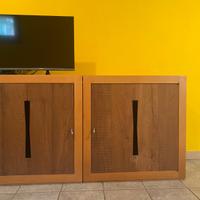 Madia di design in legno massello a due ante
